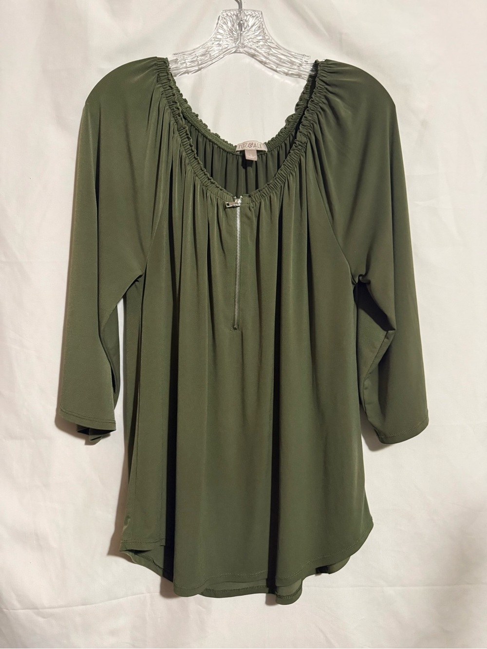 roz & ALI Women’s L Green Solid Chiffon 3/4 Sleeve Zip Neck Ruffle Blouse